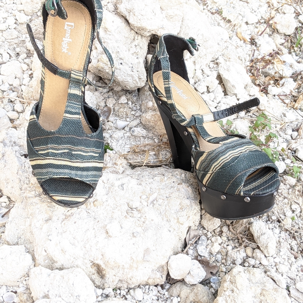 NWB Platform Heels - Picture 6 of 9